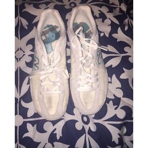 new balance 442 running shoes